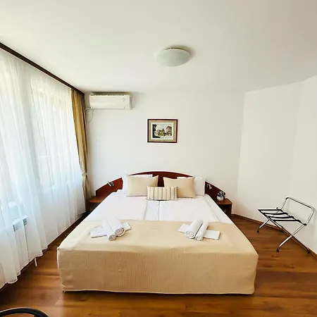 Guest house Family Helios *